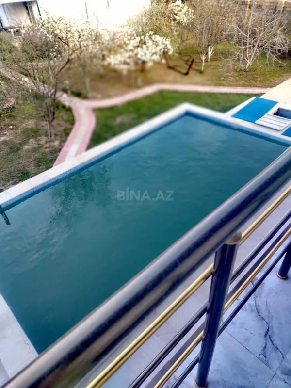 Satılır 6 otaqlı həyət evi 450 m²