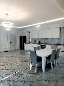 Satılır 6 otaqlı həyət evi 450 m²