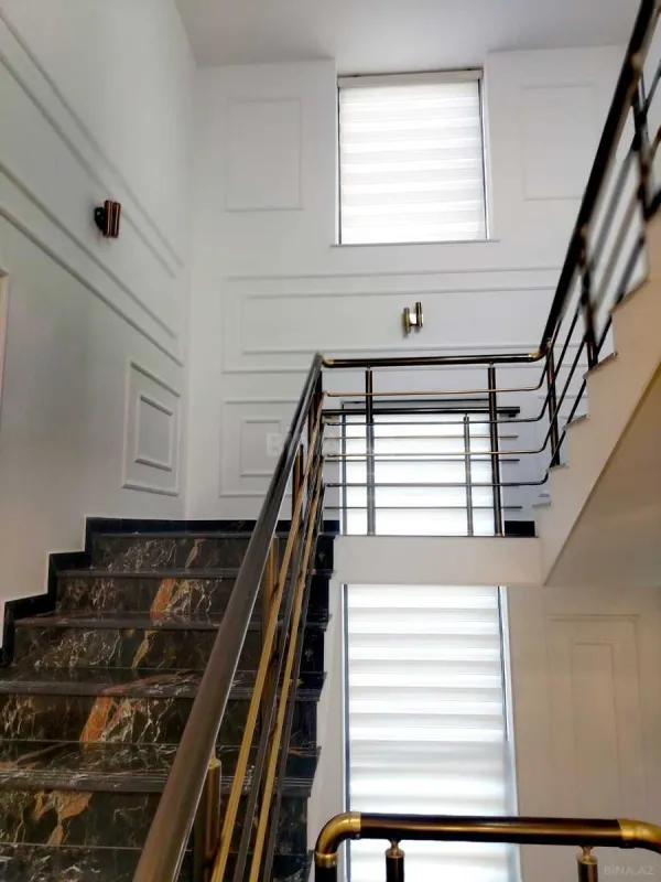 Satılır 6 otaqlı həyət evi 450 m²