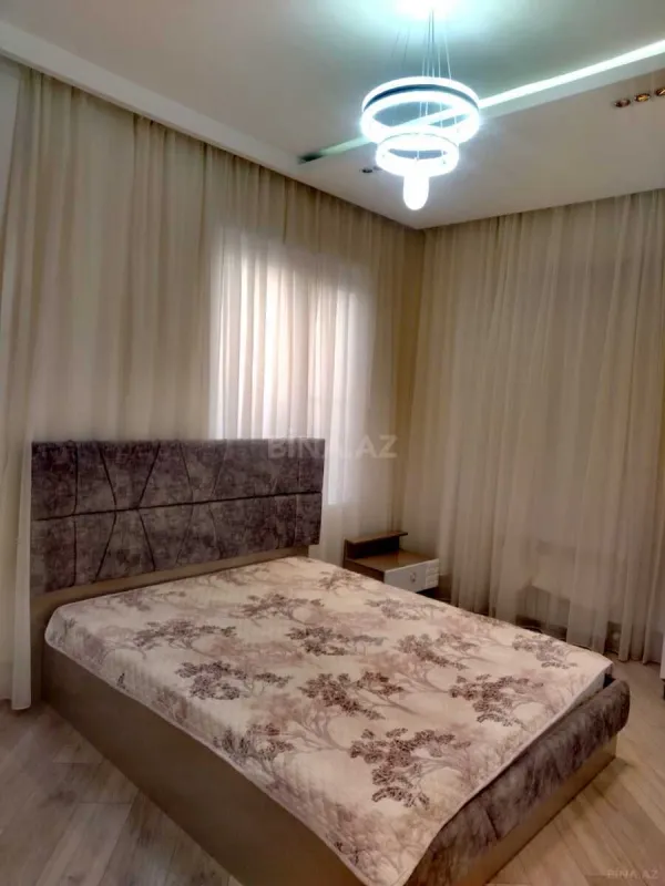 Satılır 6 otaqlı həyət evi 450 m²
