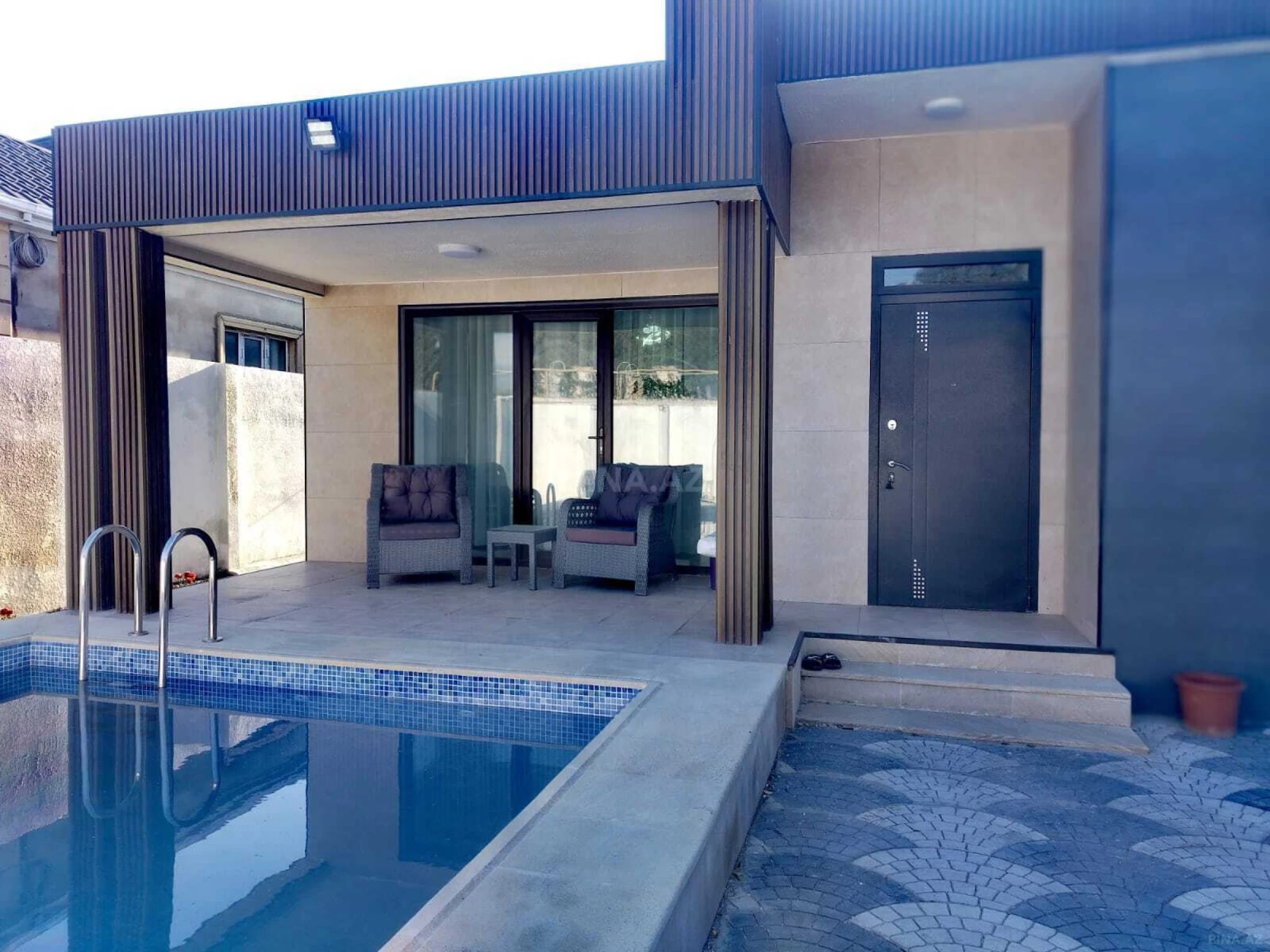 Satılır 6 otaqlı həyət evi 450 m²