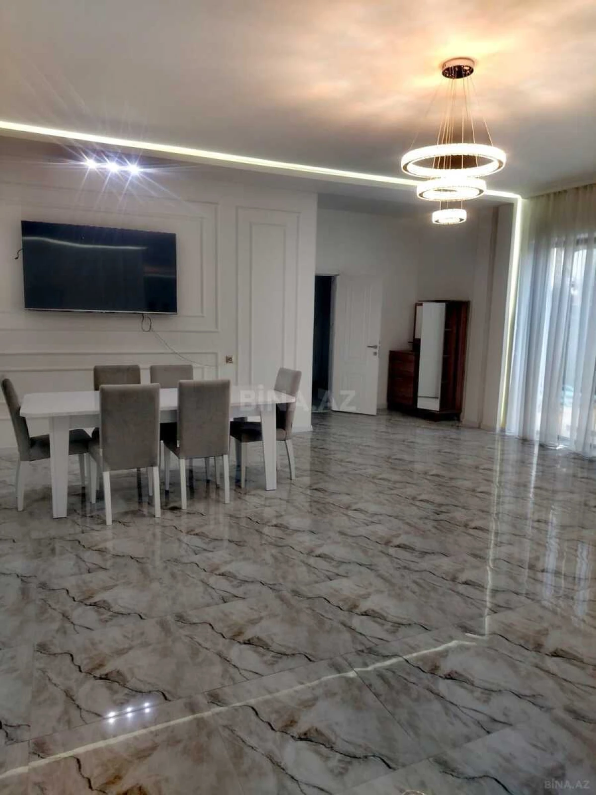 Satılır 6 otaqlı həyət evi 450 m²