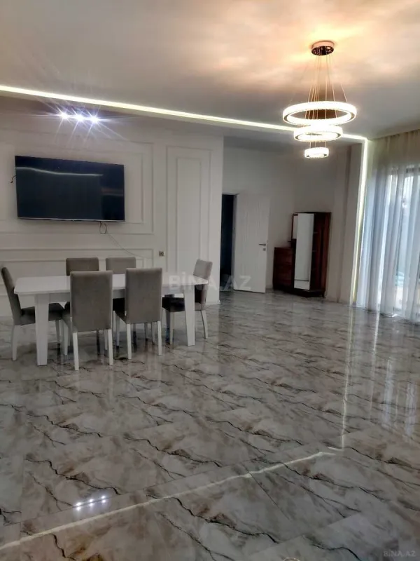 Satılır 6 otaqlı həyət evi 450 m²