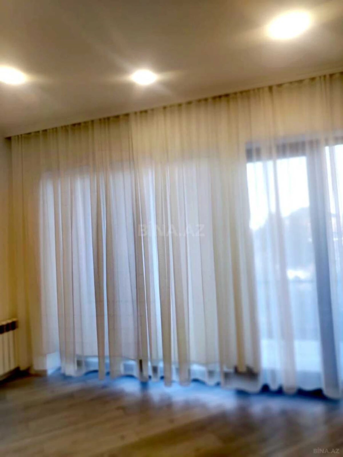 Satılır 6 otaqlı həyət evi 450 m²