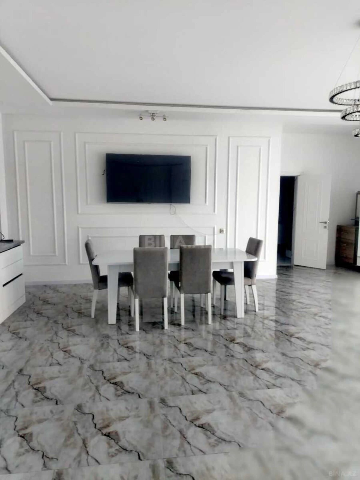 Satılır 6 otaqlı həyət evi 450 m²