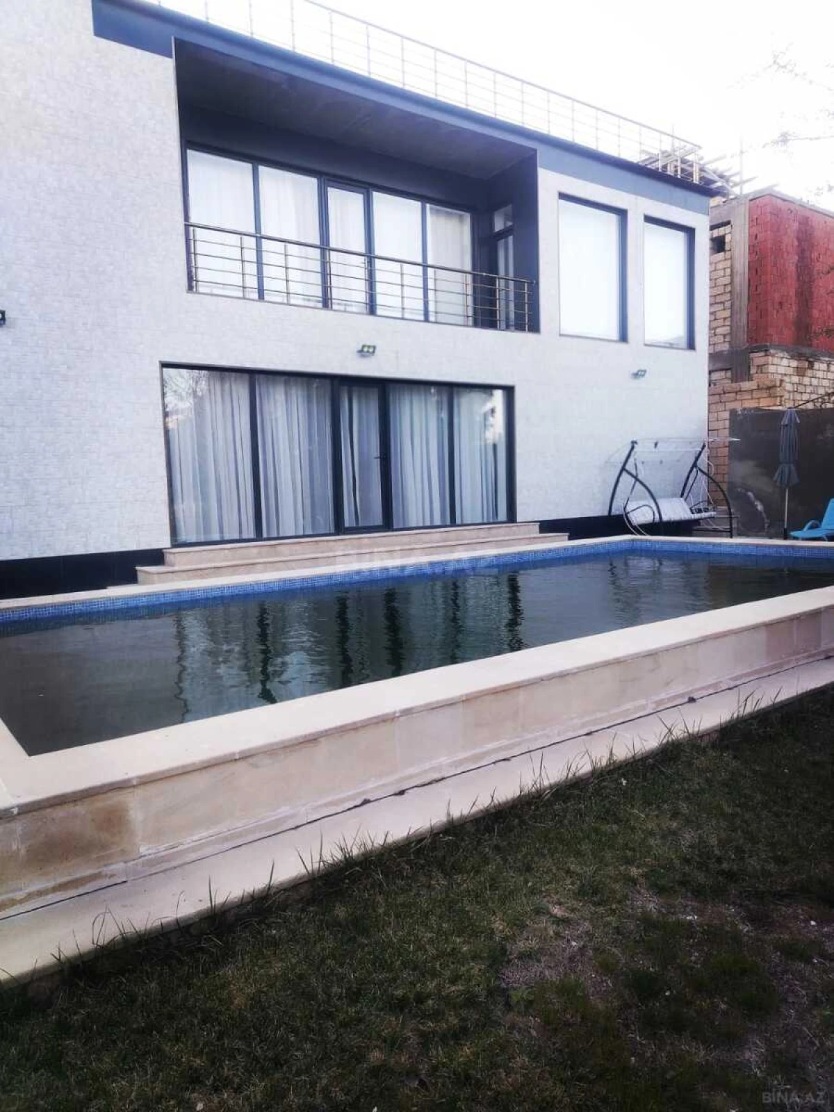 Satılır 6 otaqlı həyət evi 450 m²