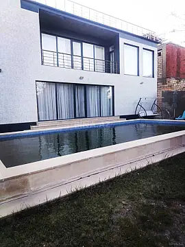 Satılır 6 otaqlı həyət evi 450 m²