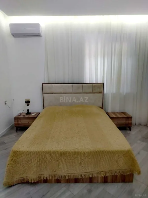 Satılır 6 otaqlı həyət evi 450 m²