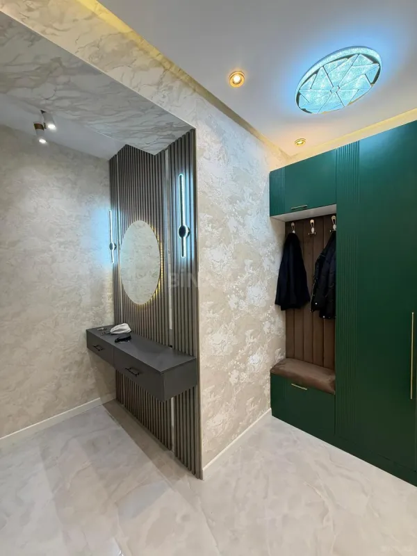 Satılır 3 otaqlı mənzil 110 m²