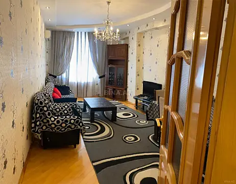 Kirayə verilir 2 otaqlı mənzil 85 m²