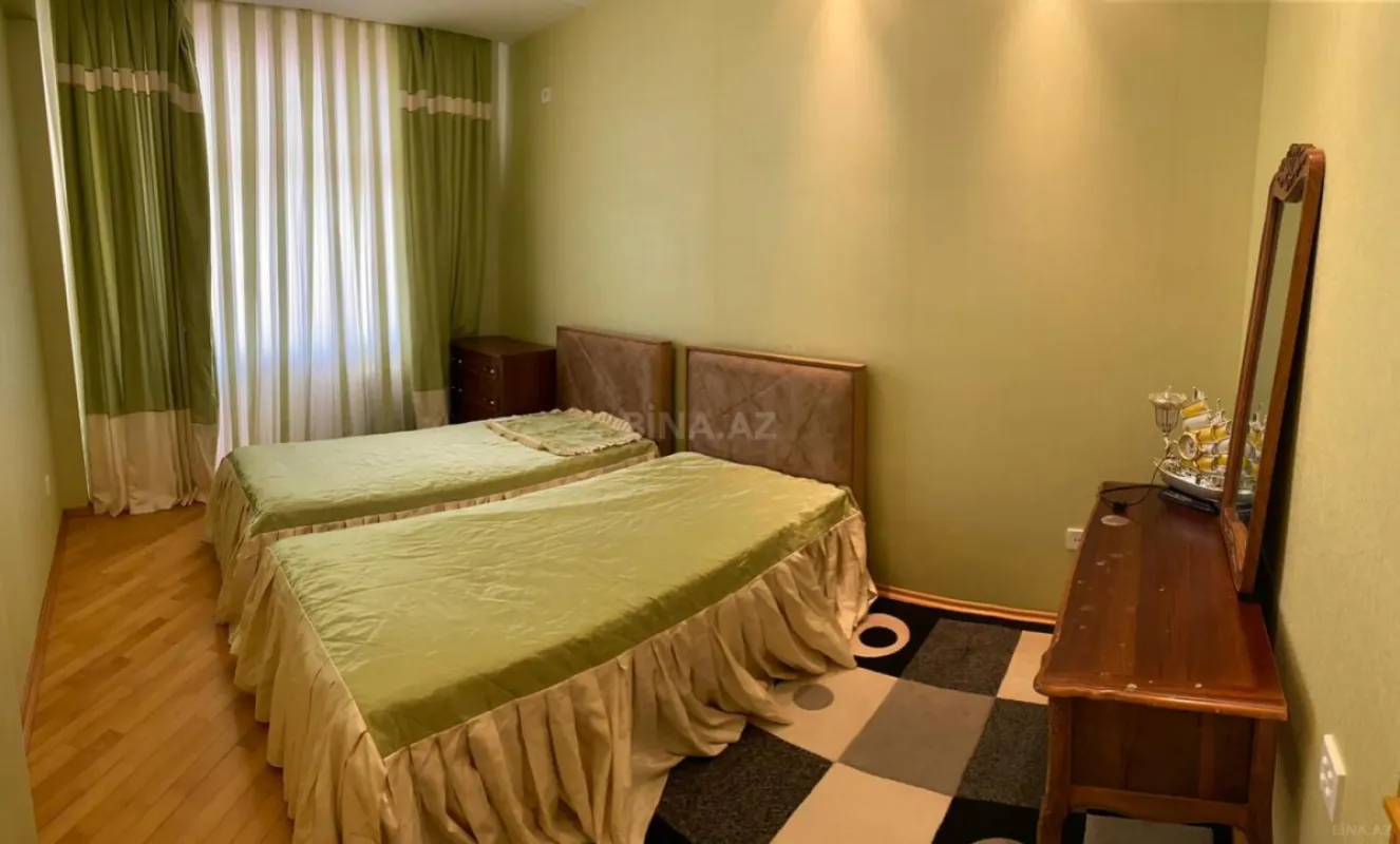 Kirayə verilir 2 otaqlı mənzil 85 m²