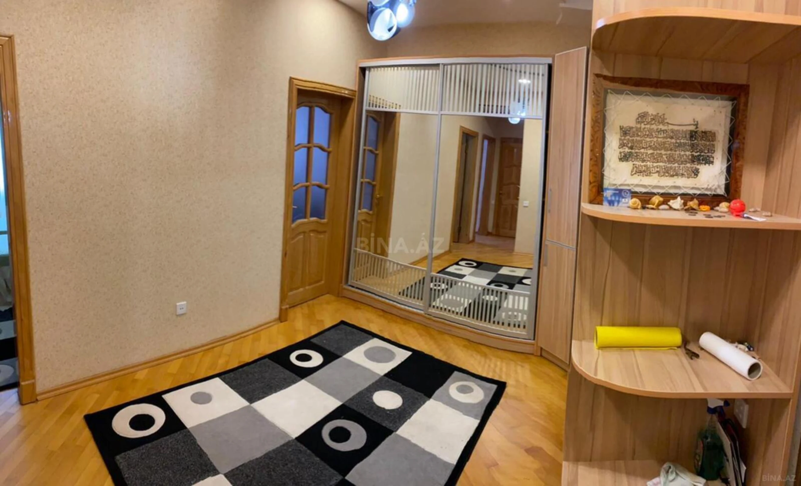 Kirayə verilir 2 otaqlı mənzil 85 m²