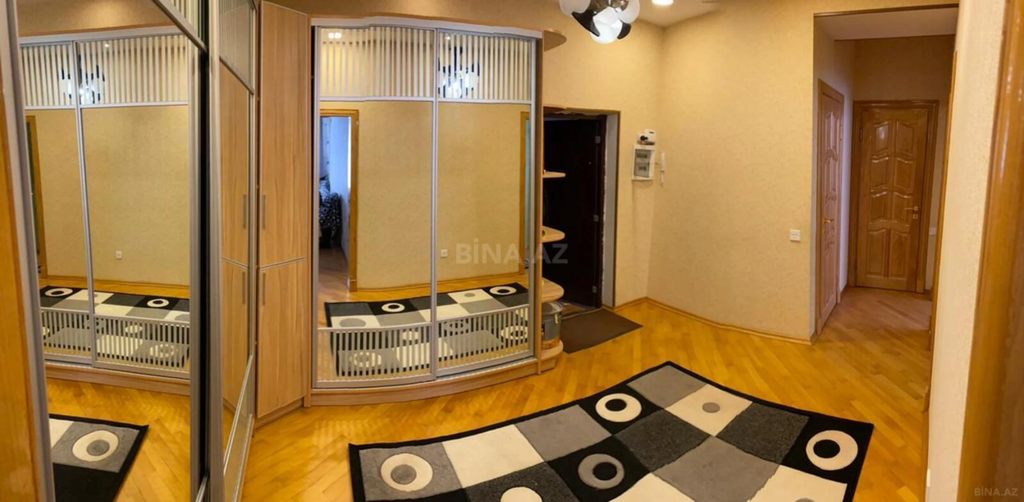 Kirayə verilir 2 otaqlı mənzil 85 m²