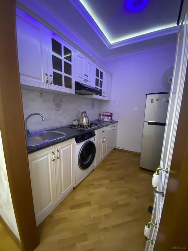 Kirayə verilir 2 otaqlı mənzil 70 m²