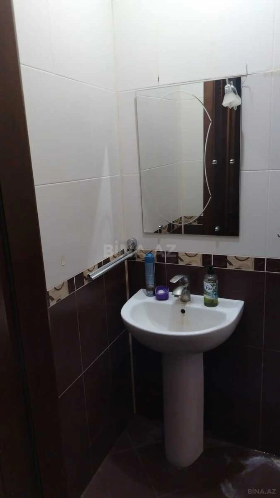 Satılır 3 otaqlı mənzil 137 m²