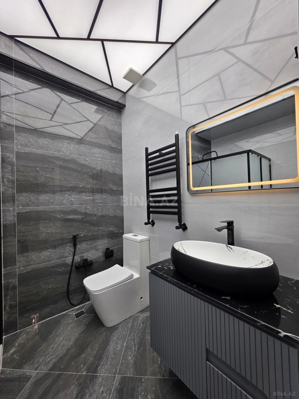 Satılır 2 otaqlı mənzil 55 m²