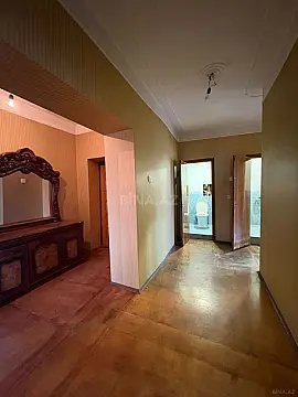 Satılır 4 otaqlı mənzil 130 m²
