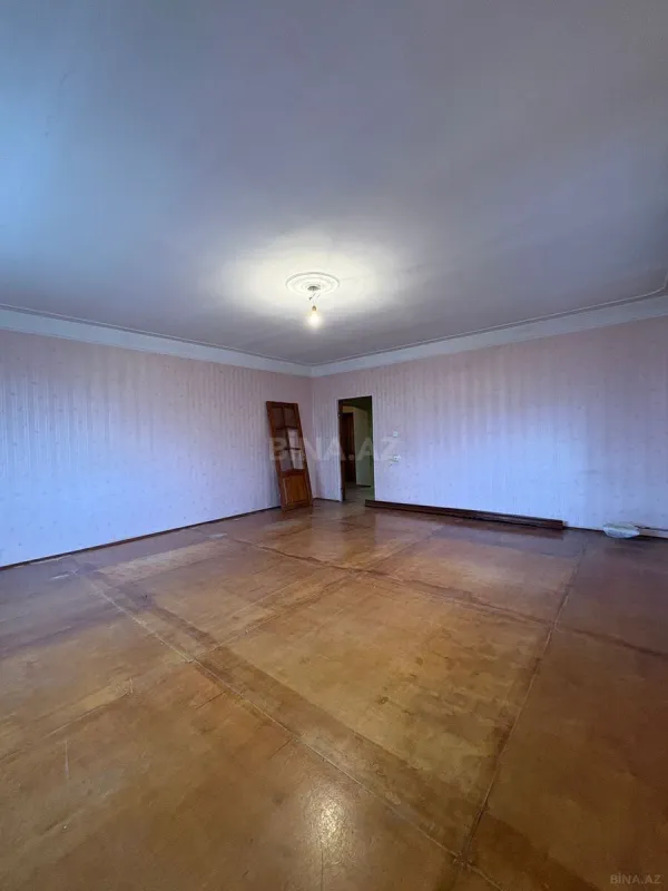 Satılır 4 otaqlı mənzil 130 m²
