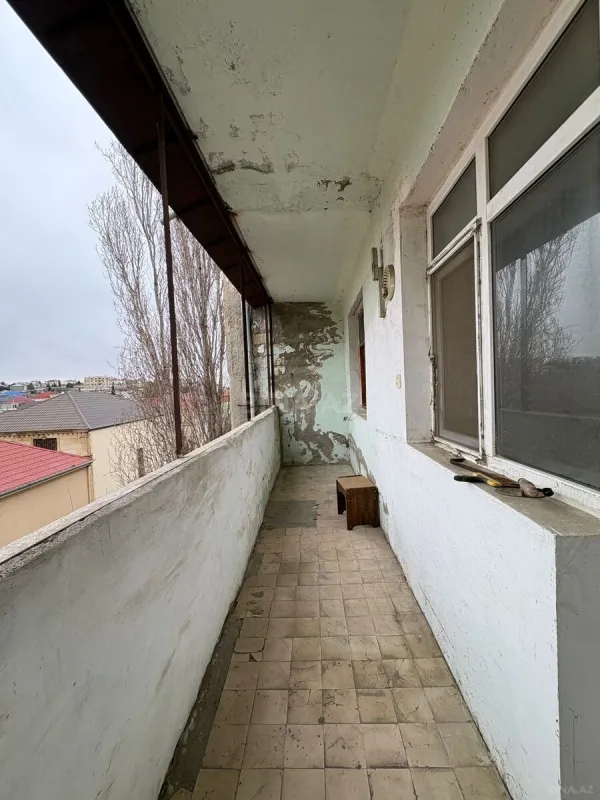 Satılır 4 otaqlı mənzil 130 m²