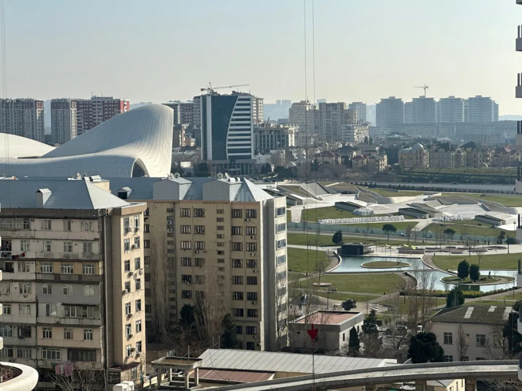 Kirayə verilir 3 otaqlı mənzil 135 m²