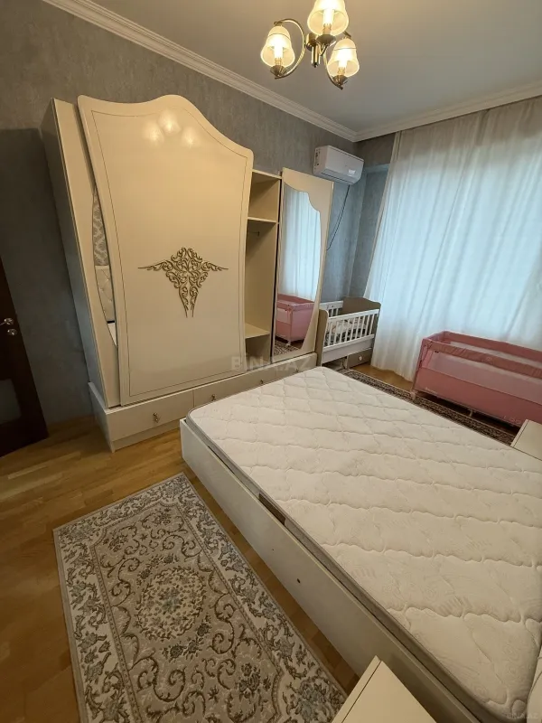 Kirayə verilir 2 otaqlı mənzil 80 m²