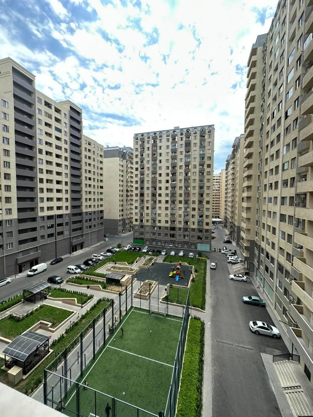 Kirayə verilir 2 otaqlı mənzil 80 m²