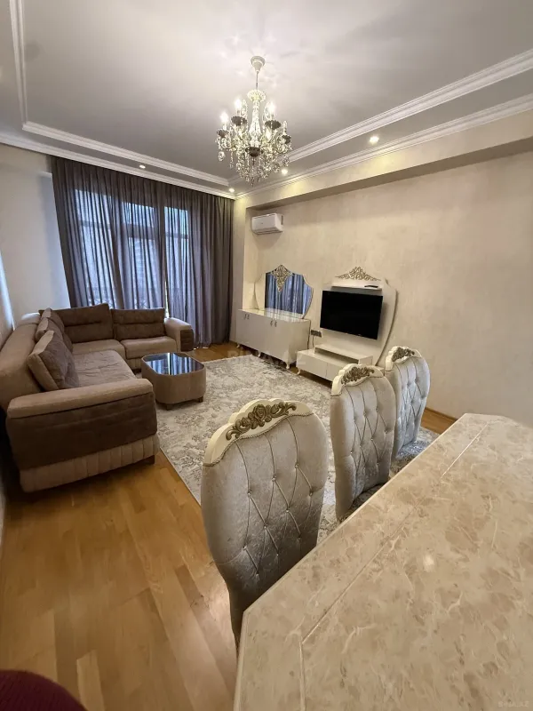 Kirayə verilir 2 otaqlı mənzil 80 m²
