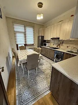 Kirayə verilir 2 otaqlı mənzil 80 m²