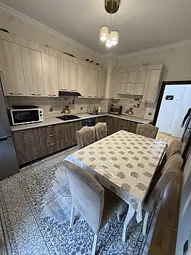 Kirayə verilir 2 otaqlı mənzil 80 m²