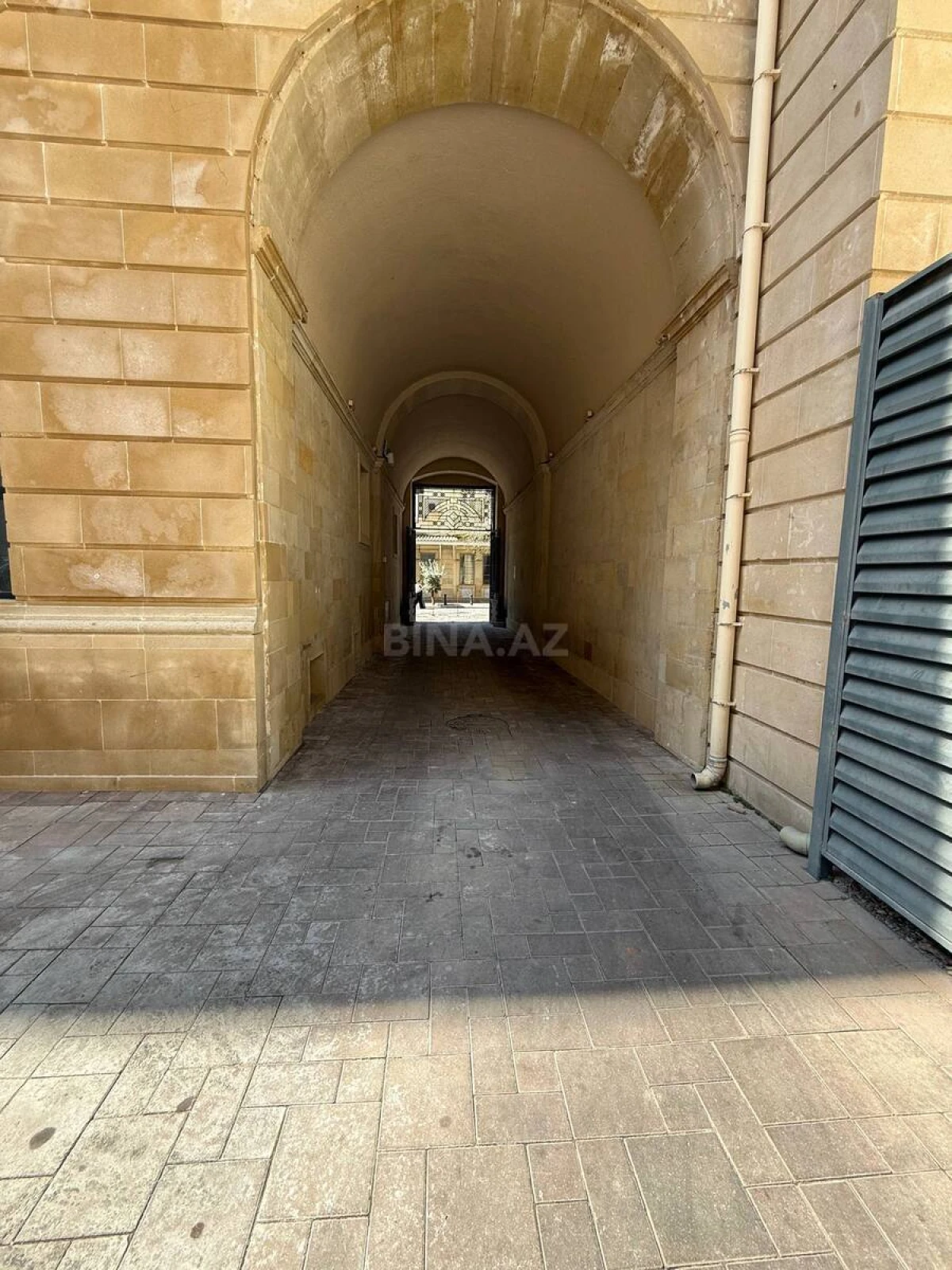 Kirayə verilir obyekt 860 m²