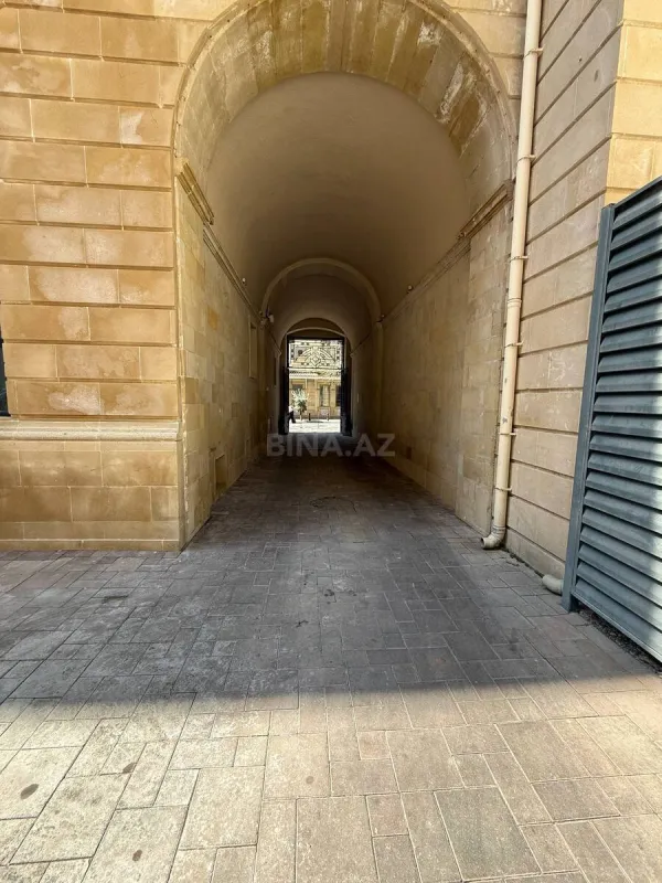 Kirayə verilir obyekt 860 m²