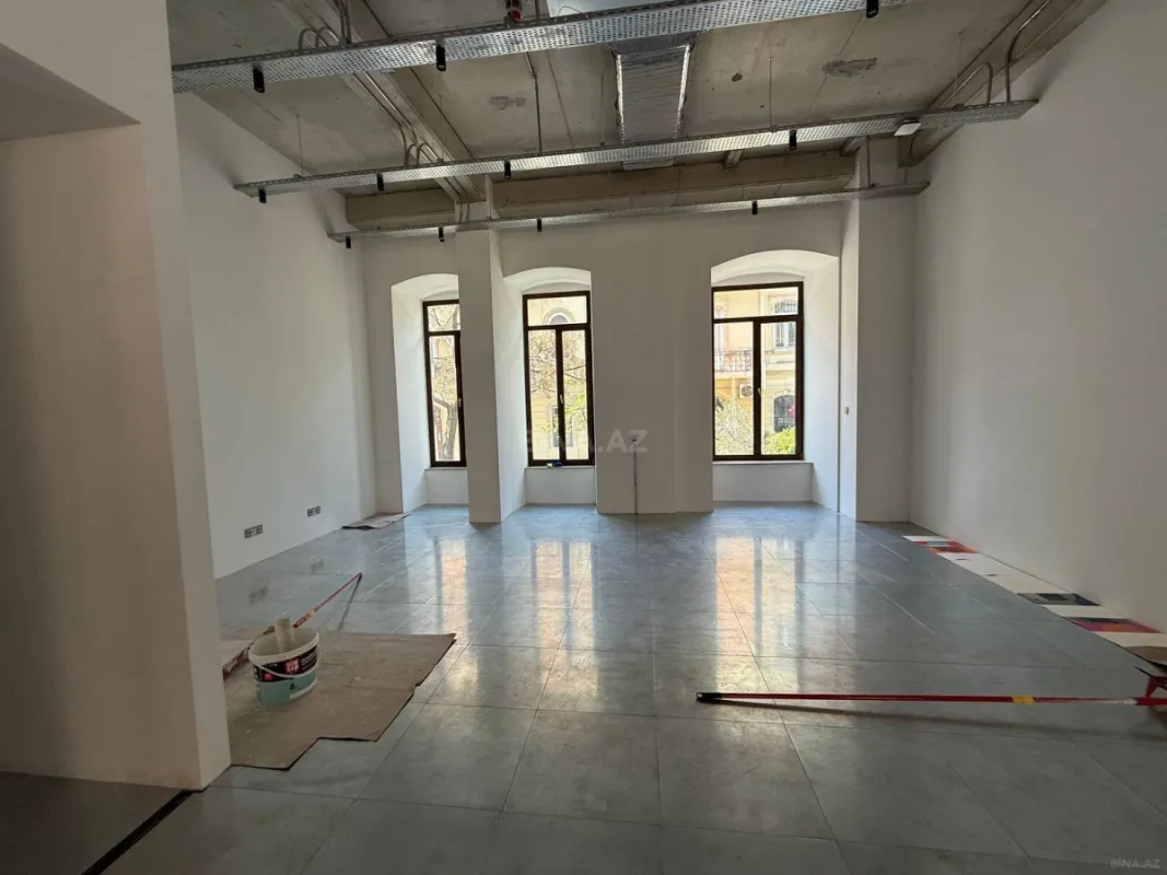 Kirayə verilir obyekt 860 m²