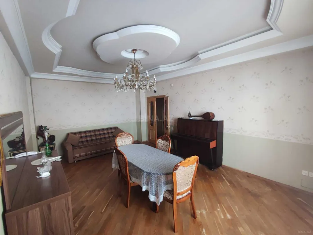 Kirayə verilir 3 otaqlı mənzil 130 m²