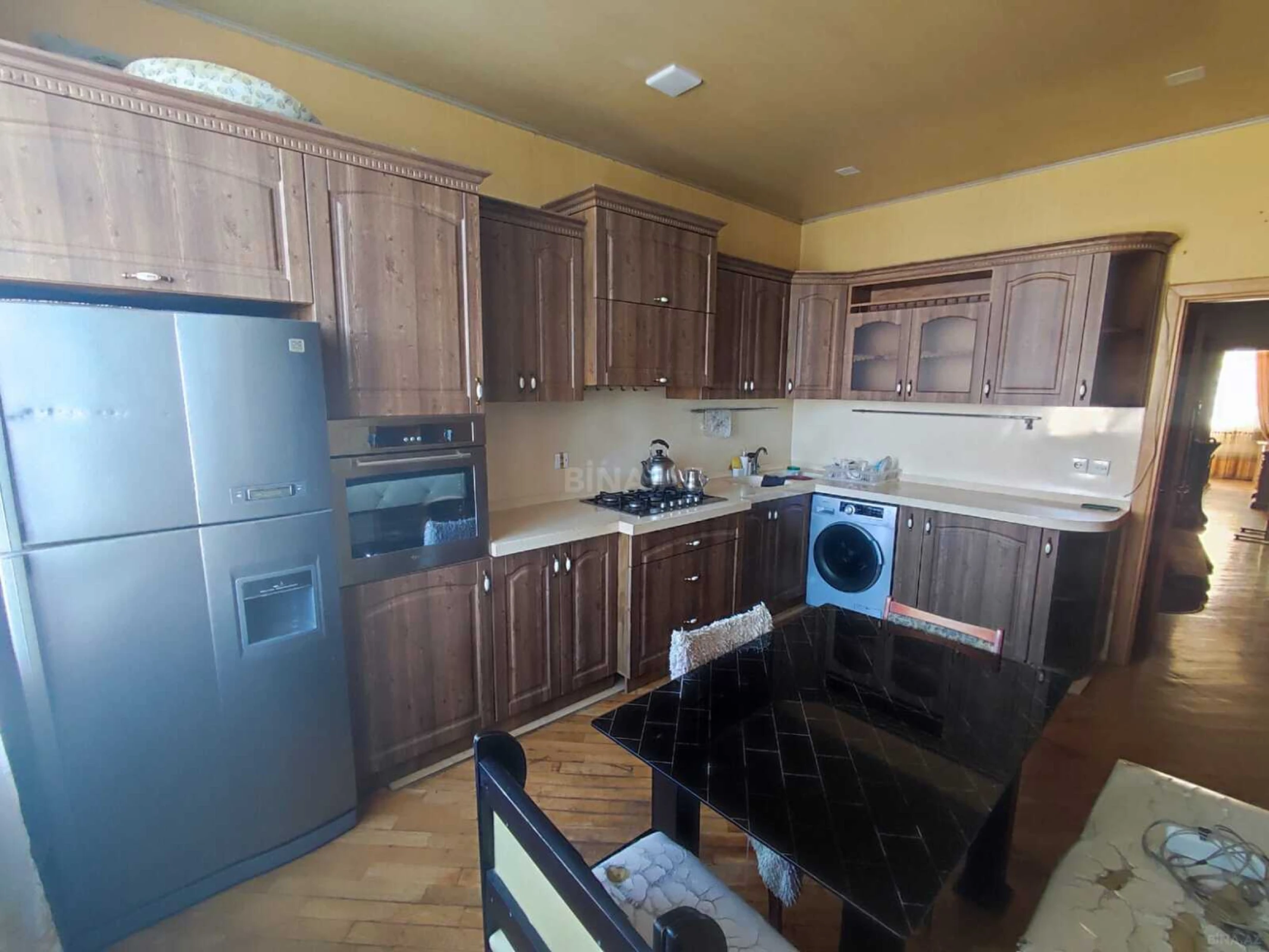 Kirayə verilir 3 otaqlı mənzil 130 m²