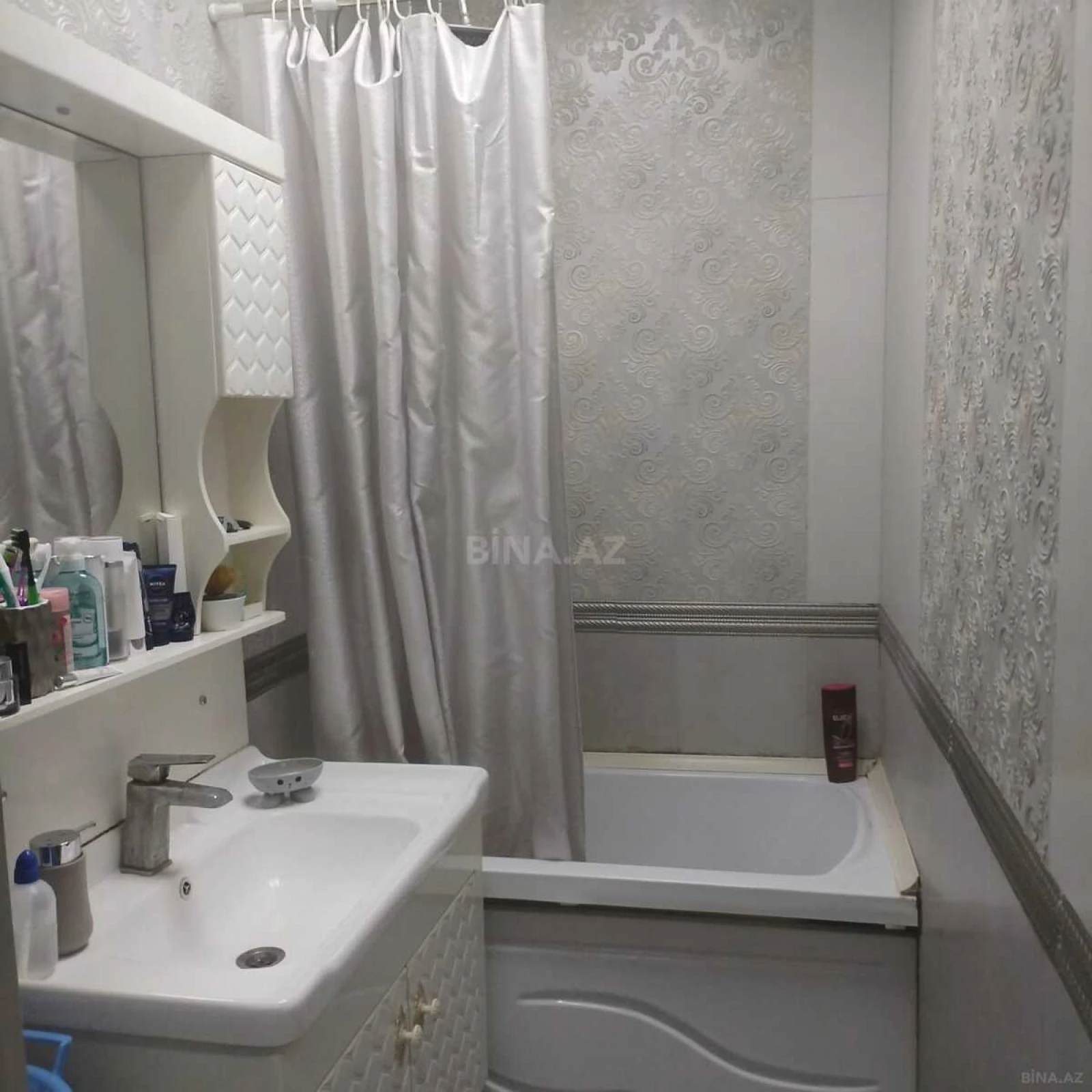 Satılır 4 otaqlı mənzil 100 m²