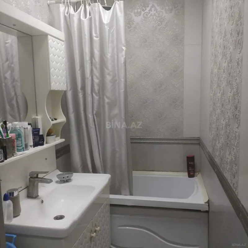 Satılır 4 otaqlı mənzil 100 m²