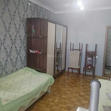 Satılır 4 otaqlı mənzil 100 m²