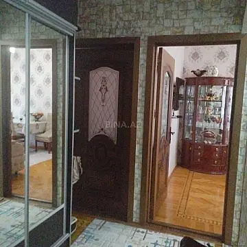Satılır 4 otaqlı mənzil 100 m²