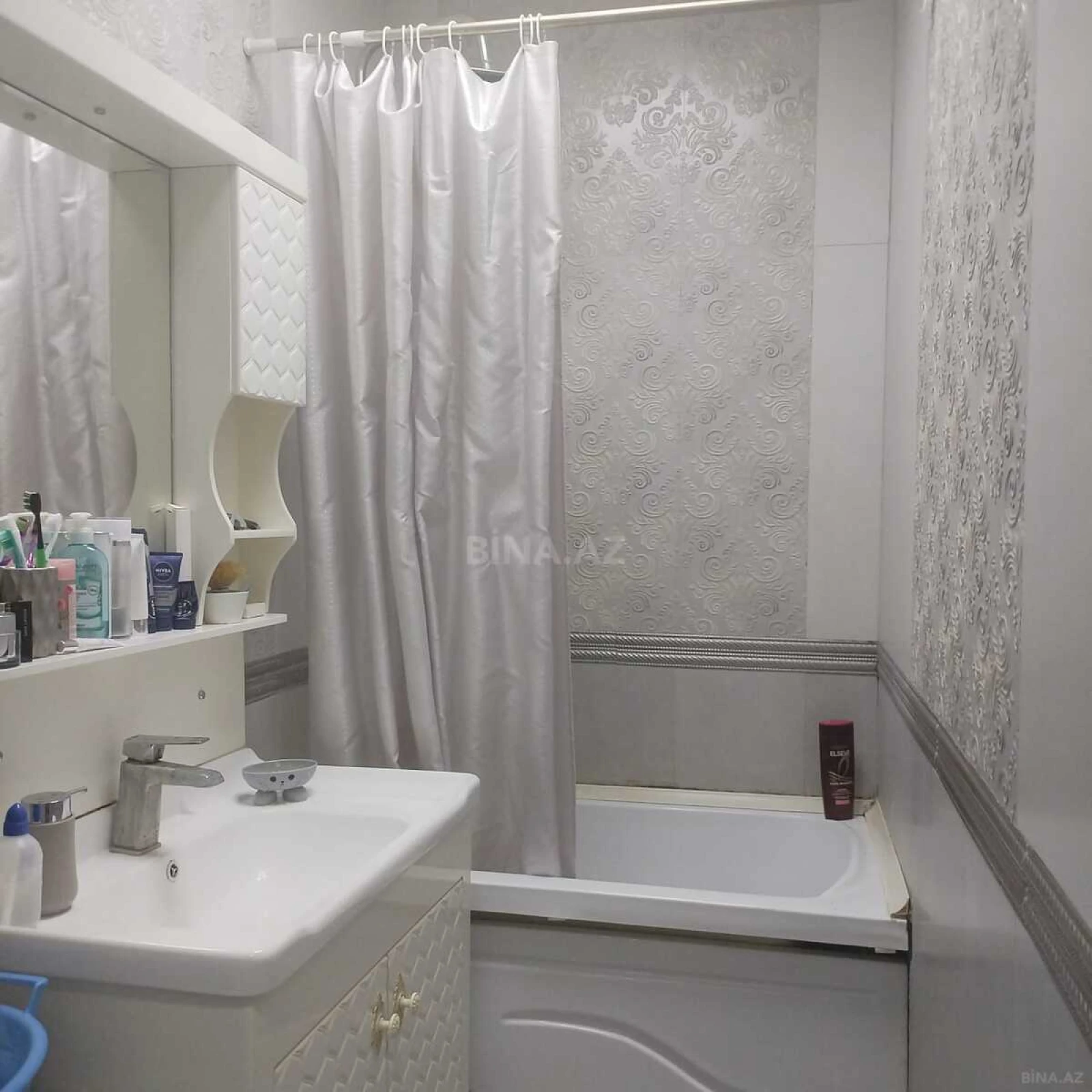 Satılır 4 otaqlı mənzil 100 m²