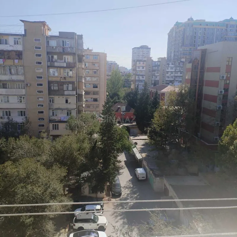 Satılır 4 otaqlı mənzil 100 m²