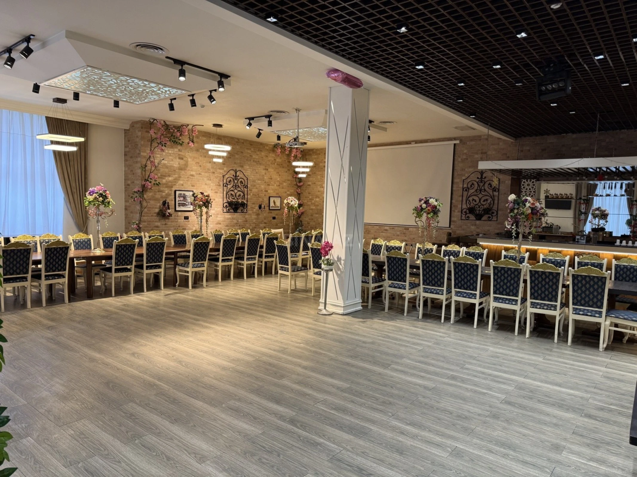 Kirayə verilir obyekt 900 m²