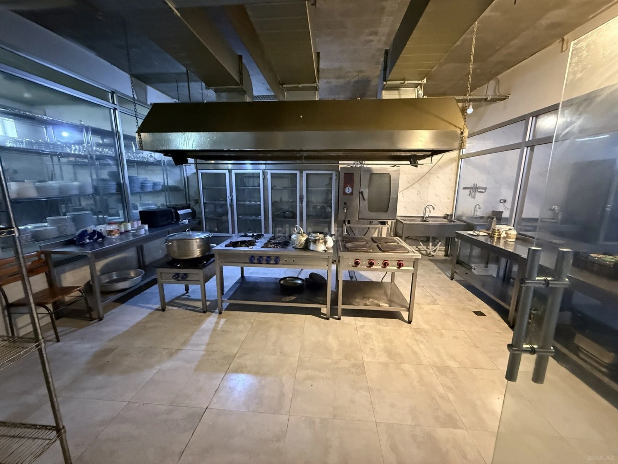 Kirayə verilir obyekt 900 m²