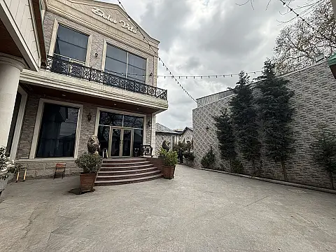 Kirayə verilir obyekt 900 m²