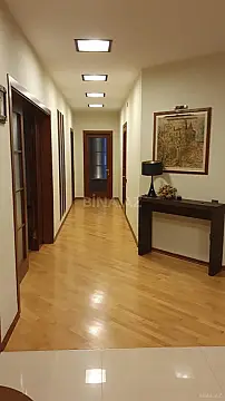 Satılır 4 otaqlı mənzil 186 m²