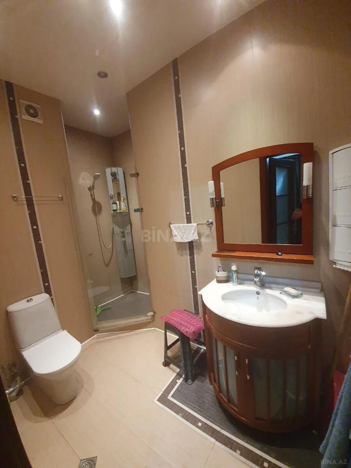 Satılır 4 otaqlı mənzil 186 m²