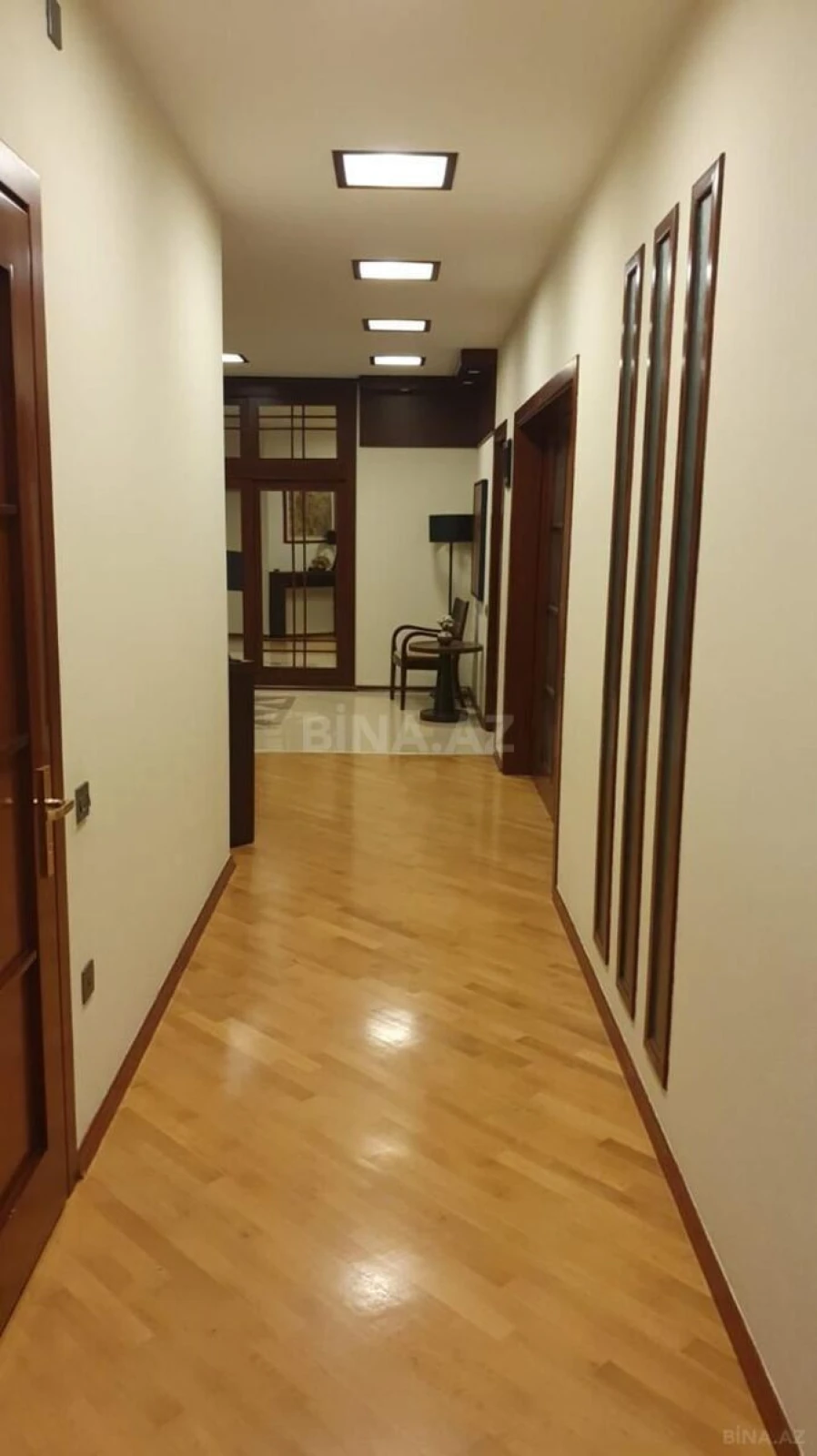 Satılır 4 otaqlı mənzil 186 m²