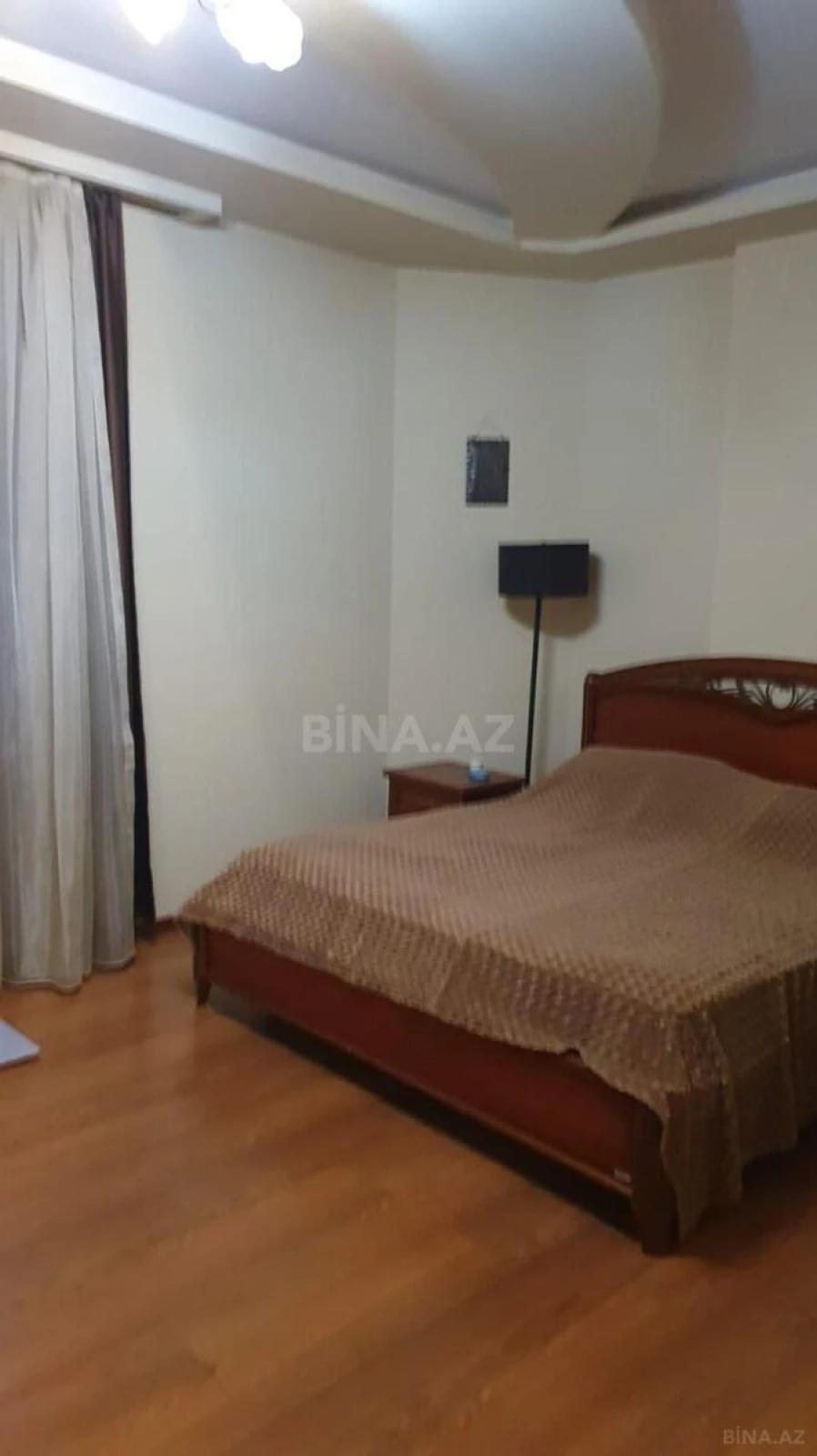 Satılır 4 otaqlı mənzil 186 m²