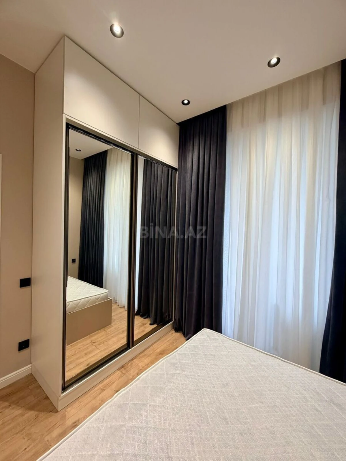 Kirayə verilir 2 otaqlı mənzil 75 m²