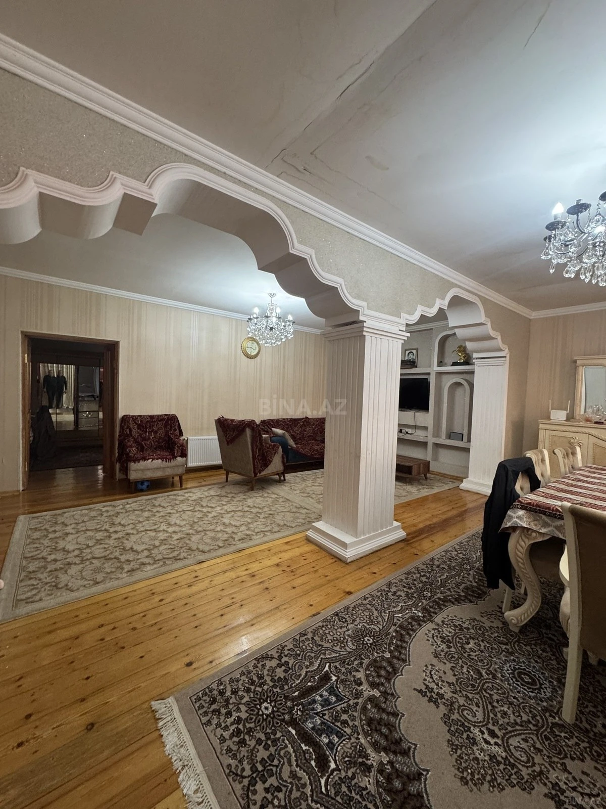 Satılır 6 otaqlı həyət evi 400 m²