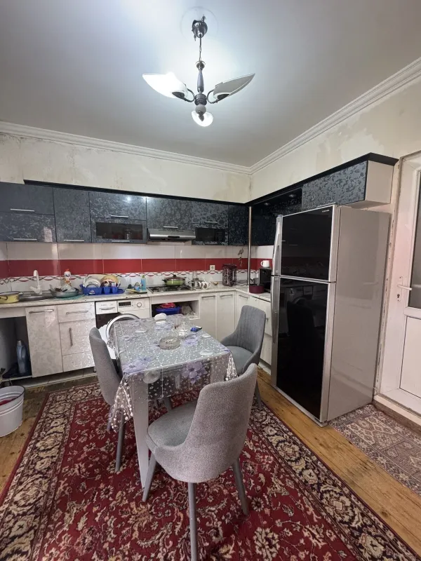 Satılır 6 otaqlı həyət evi 400 m²